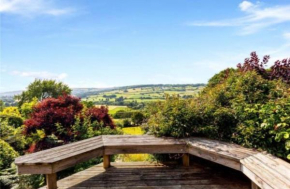Luxury cottage with spectacular views - near Bath